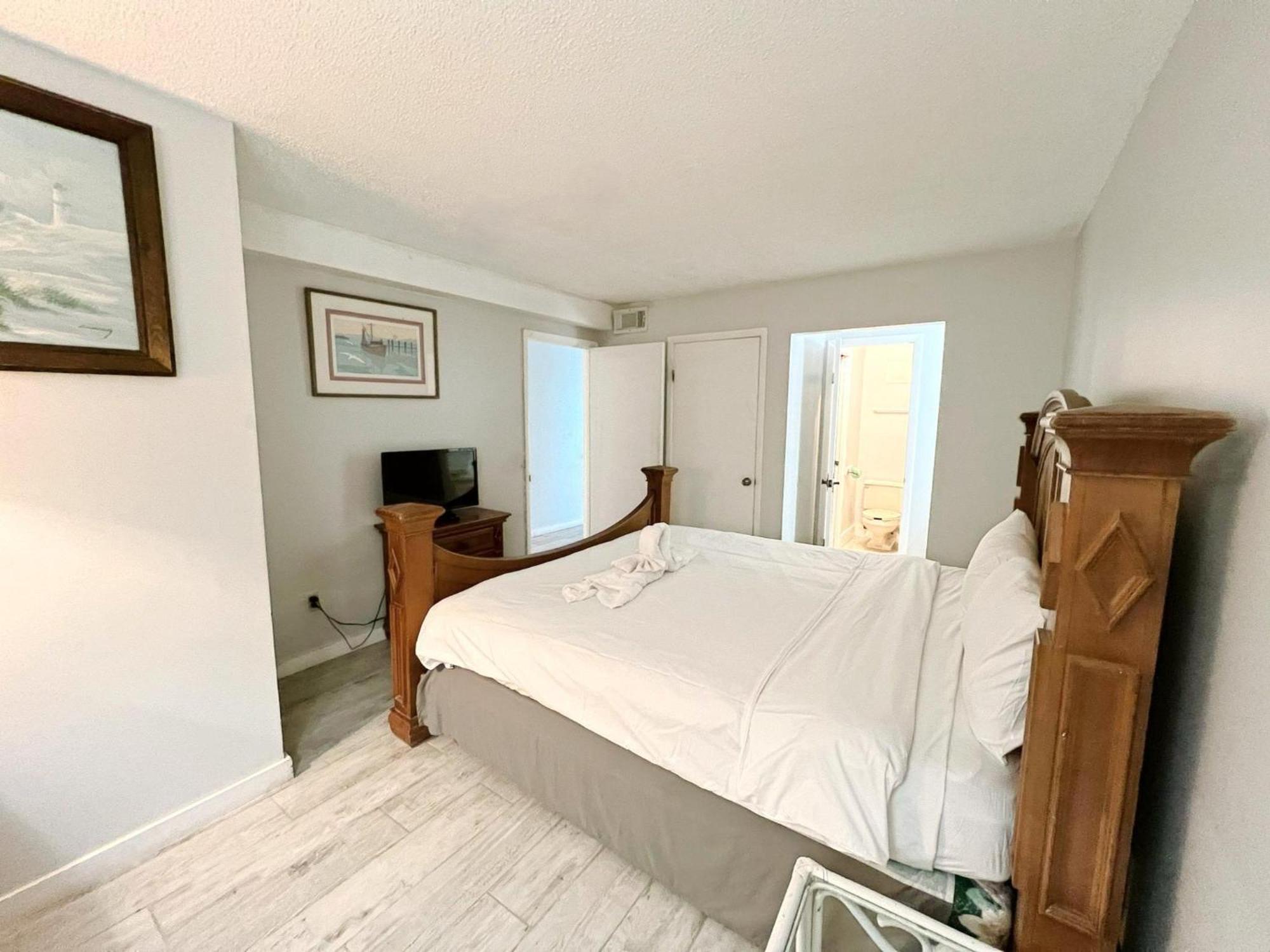 The Summit 618 Apartment *